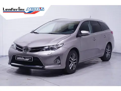 Toyota Auris 1.6 First Edition camera private glas lmv 16" stoelverwarming climate controle  voorsto