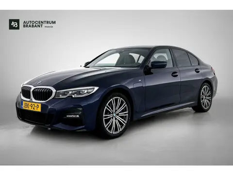 BMW 3-serie 330e High Executive M-Sportpakket (Dealer OnderH, Navi Pro, Camera, PDC V+A, Cruise Con,