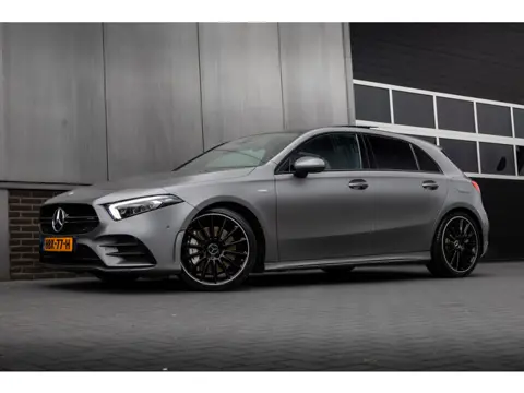 Mercedes-Benz A-Klasse AMG 35 4MATIC 306 pk Premium Plus AMG-Pakket / Mat-Grijs/ Pano-Dak/ Camera/ K