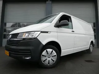 Volkswagen Transporter 2.0 TDI L2H1 airco navigatie pdc 3 zits trekhaak