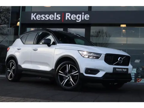 Volvo XC40 1.5 T5 Plug-in R-Design Pano H&K 360 El.Haak ACC Keyless 19” Stuur/Stoelverwarming