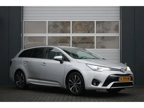 Toyota Avensis Touring Sports 1.8 VVT-i SkyView Edition Camera/Stoelverwarming/Keyless/Lane.Assist/N