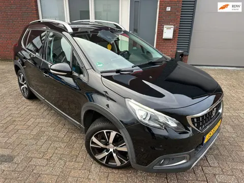 Peugeot 2008 1.2 PureTech Allure / Navi / Leder / PDC / AUT