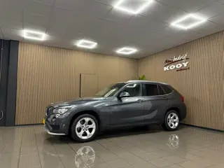 BMW X1 SDrive20i Limited Series * Automaat / Navigatie / Trekhaak / NL Auto *