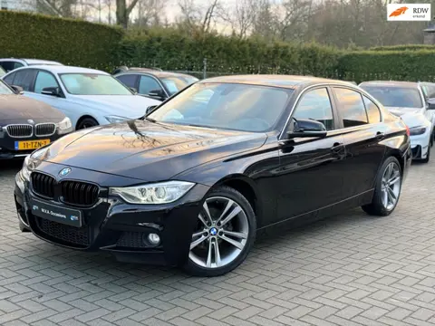 BMW 3-serie 320i High Executive M Sportpakket|Leder|18 inch|Navigatie|Cruise control|Climate control