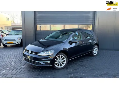 Volkswagen Golf 1.0 TSI Highline Pano|Navi|DAB+