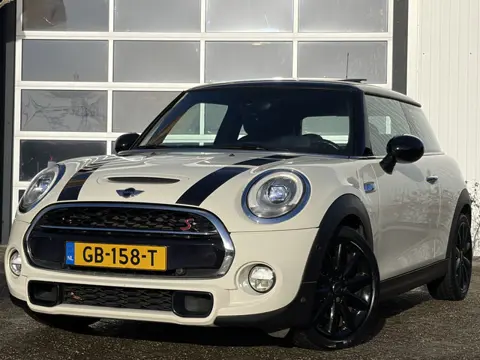 MINI Mini 2.0 Cooper S Chili Serious Business 192pk | Achteruitrijcamera | Bluetooth | Cruise contro
