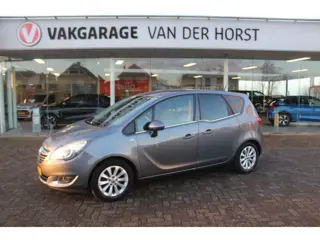 Opel Meriva 1.4-120pk Turbo Business+. Erg nette hoogzitter voor nog jaren rijplezier ! Autm. airco,