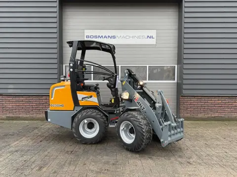 Giant G2300 HD minishovel NIEUW