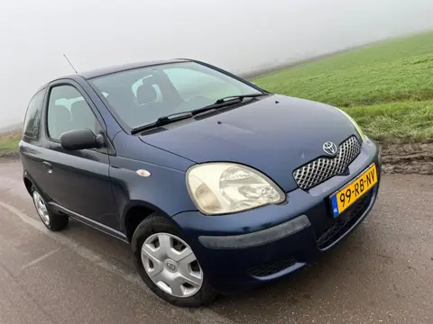 Toyota Yaris 1.0 VVT-i Idols / 150.000 km nap