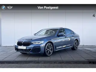 BMW 5 Serie Sedan 545e xDrive High Executive / Glazen Schuifdak / Harman Kardon / Head-Up / Co-Pilot