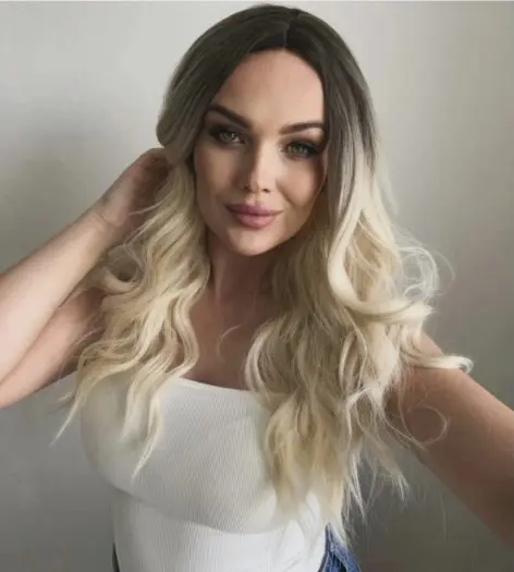 Prachtige blonde damespruik