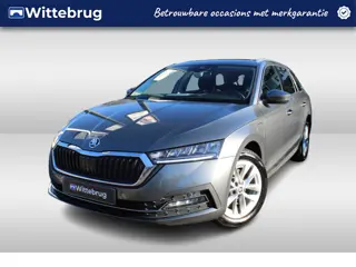 Škoda Octavia Combi 1.4 TSI iV 204pk PHEV Style DSG Automaat / Panorama dak / Navigatie by APP / LM 