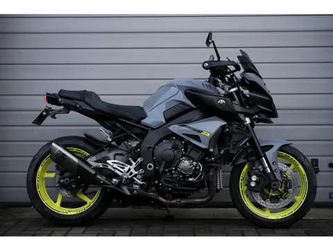 Yamaha MT 10 ABS Akrapovic - MT10 Nieuwe banden - Recent onderhoud MT 09 07