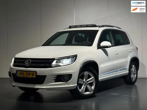 Volkswagen Tiguan 1.4 TSI 3x R-Line Edition 4-Motion /Clima/Cruise/PANO/PDC+Camera/Leer/LMV
