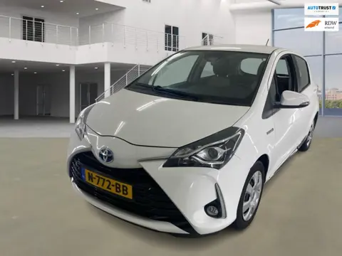 Toyota Yaris 1.5 Hybrid Design Sport / APK / Auto rijdt prima