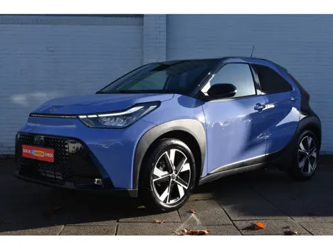 Toyota Aygo X Hybrid 115 pulse Automaat 116pk | Privacy Glass | Telefoonlader draadloos | Parkeersen