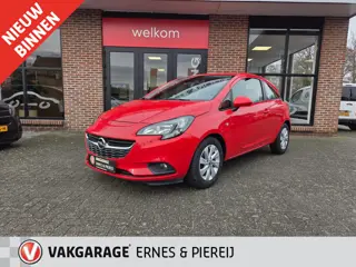 Opel Corsa 1.2 met airco en entertainmentscherm