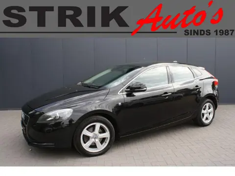 Volvo V40 2.0 D2 EURO 6 Ocean Race Business - LEDER - PANO - CAMERA - XENON - NAVIGATIE - TREKHAAK