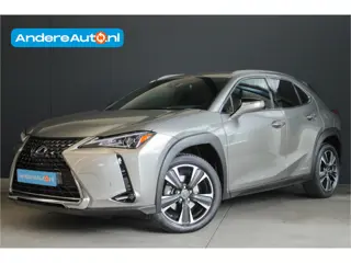 Lexus UX 250h Preference Line |stoel/stuurverwarming|parkeersensoren|18"|Apple/Android|ACC|