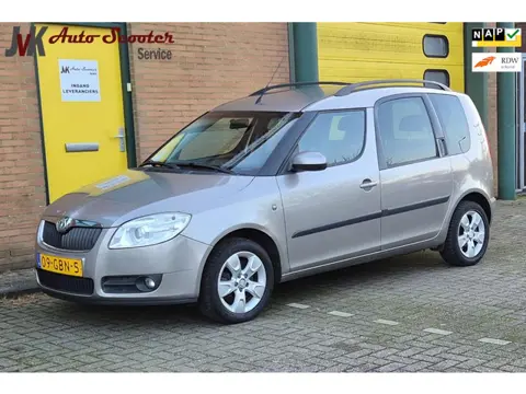 Skoda Roomster 1.6-16V Elegance Airco! Cruise Control! Automaat!
