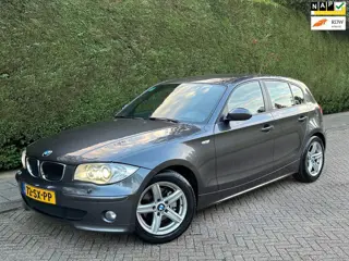 BMW 1-serie 120i Graphite /AUTOMAAT/LEER/XENON/PDC/RIJDTSUPER!/
