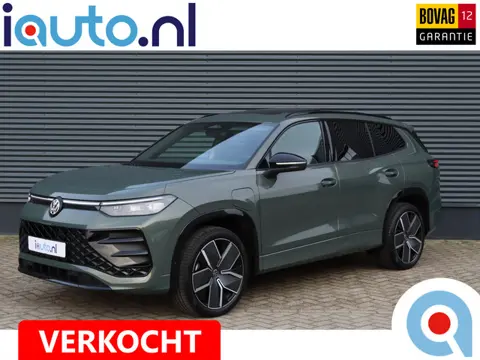 Volkswagen Tayron 1.5 eHybrid 272PK R-Line Black Style IQ.Light/Pano/Keyless/Camera/DCC/ACC/Dodehoek