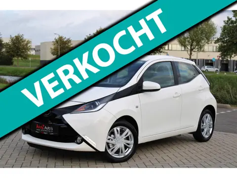 Toyota Aygo 1.0 VVT-i X-Play 5-Deurs l Airco l Camera l LMV