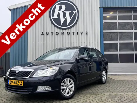 Škoda Octavia Combi 1.8 TSI Elegance / Xenon / Dak / Gr Navi / Trekhaak / NL Auto / Top onderhouden!