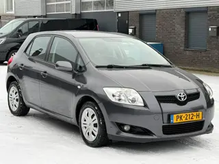 Toyota Auris 1.4-16V Terra