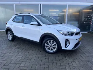 Kia Stonic 1.0 T-GDi MHEV DynamicLine 50% deal 8.475,- ACTIE Trekhaak / Airco / Cruise / Carplay