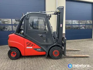 Linde H35T-02 Heftruck EVO  - Bouwjaar 2017 - Draaiuren 16.995 - Gesloten cabine - Vorkverstelling -