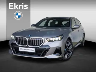 BMW 5 Serie Touring 530e | M Sportpakket | Travel Pack | Comfort Access | Achteruitrijcamera | Stoel
