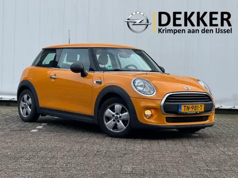 MINI Mini 1.2 One met Stoelverwarming, Airco, Keyless, LM velgen