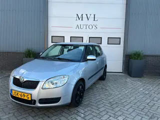 Skoda FABIA 1.4-16V /nieuwe/distributieriem/apk/remschijf+blok