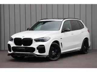 BMW X5 xDrive45e M | 394PK | Luchtvering | Head-up | Massage | M-Stoelen | Sfeerverlichting | Keyles