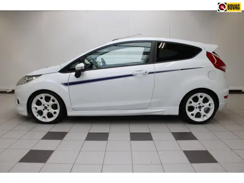Ford Fiesta 1.6 Metal - 135PK, Parkeensensor, Stoelverwarming en Climate Control