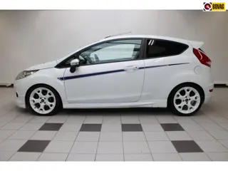 Ford Fiesta 1.6 Metal - 135PK, Parkeensensor, Stoelverwarming en Climate Control