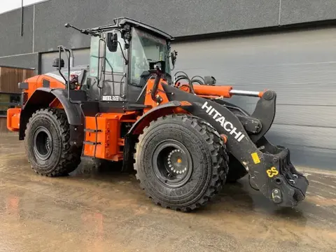 Hitachi ZW250 (bj 2025)