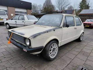 Volkswagen Golf 1.8