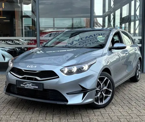 KIA CEED 1.5 T-GDI AUTOMAAT DYNAMICLINE NAVI PDC WINTERPACK.