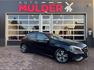 MERCEDES-BENZ A-KLASSE 180 EDITION NAVIGATIE / XENON / LED / CRUISECONTROL / PDC / NETTE AUTO! 
