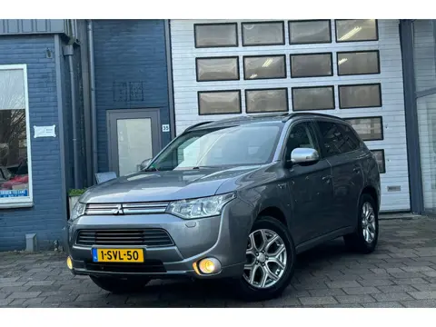 Mitsubishi Outlander 2.0 PHEV Instyle | Clima | Camera | Schuifdak | N.A.P