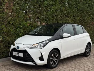 Toyota Yaris 1.5 Hybrid Bi-Tone Bluetooth