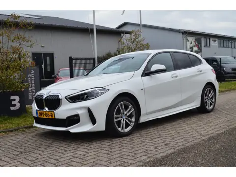 BMW 1-serie 118i High Executive M pakket, Carplay, Camera, Led
