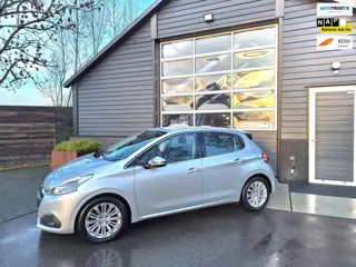 Peugeot 208 1.2 PureTech Blue Lease Allure Full-Map Navigatie, Apple-Carplay, Cruise-Control, Climat