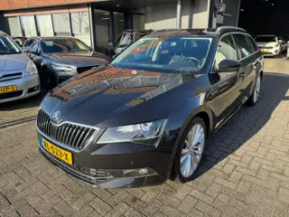 Skoda Superb Combi 1.4 TSI ACT Style AUTOMAAT XENON CRUISE ORIG NL NAP