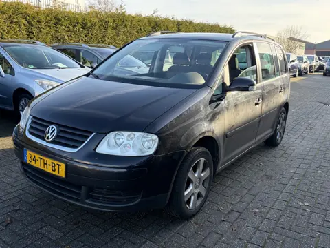 Volkswagen Touran BJR 2006 1.6-16V FSI 116 PK Business APK 01-2027! | CLIMA | TREKHAAK | CRUISE