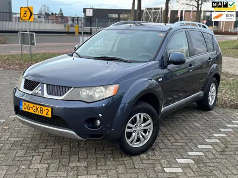Mitsubishi Outlander 2.4 Intense+ 4WD/7P/Dealer Onderh./NAP