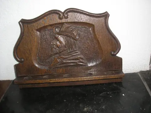 Pijpenrekje - oud, mooi houtsnijwerk